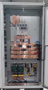 Elektroschränke, die mit GRANGIER-Ausrüstung hergestellt wurden